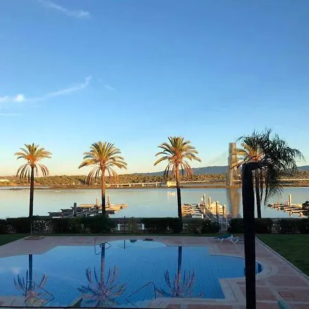 Apartment Seaside Serenity: One-bedroom Retreat With Private Pool *
