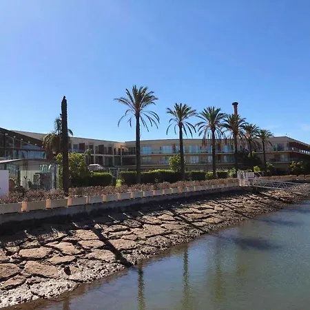 Charming In With Private Pool. Апартаменты