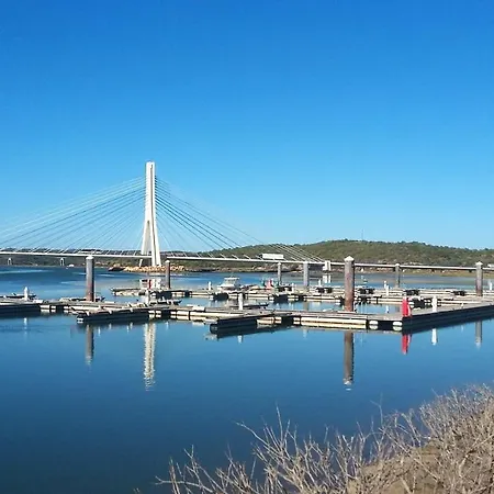 Charming In With Private Pool. *