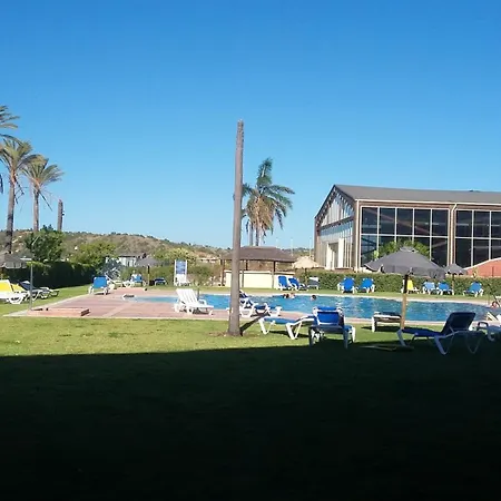 Charming In With Private Pool. شقة Estômbar