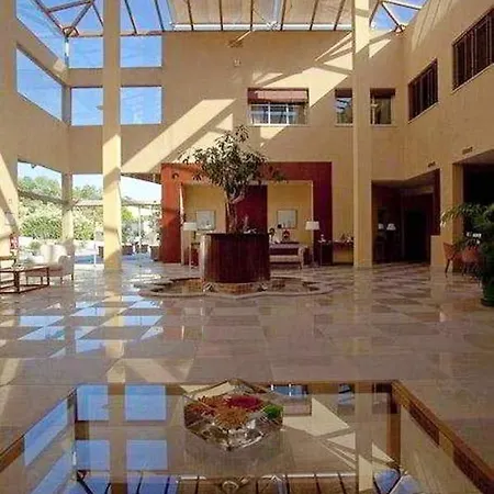 Charming In With Private Pool. * Estômbar