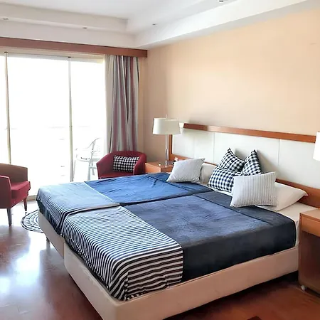 Charming In With Private Pool. Estômbar