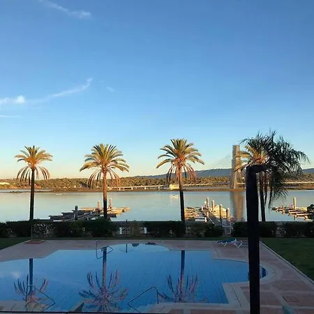 Charming In With Private Pool. Estômbar