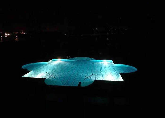 Charming In With Private Pool.