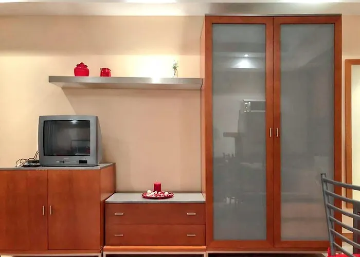 Charming In With Private Pool. Apartman
